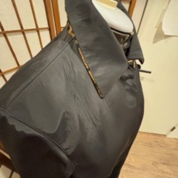 Reversible Cheetah and Black jacket - Picture 5 of 7